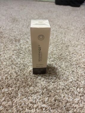 Rejuveniqe™ by Monat Hydrating Skin Serum - White
